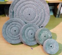 Polishing disc for polishing aluminum, technical fabric