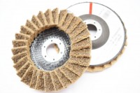 Lamellar grinding wheel 125mm made of brown fleece for angle grinders - fan