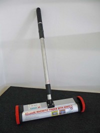 Magnetic metal chip collector on wheels - magnetic broom, VCC-19