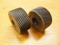 Knurling wheel dia. 20mm angled 1.0 - pair