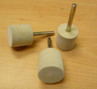 Felt disc 30x30mm with shank - straight end