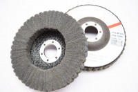 Lamellar polishing wheel 125mm made of gray abrasive fleece for angle grinders - folded